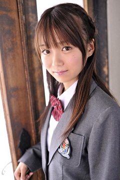 雜誌封面女郎，氣質美少女星野飛鳥出道