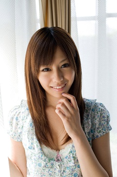 努力往上的 瑠川莉娜