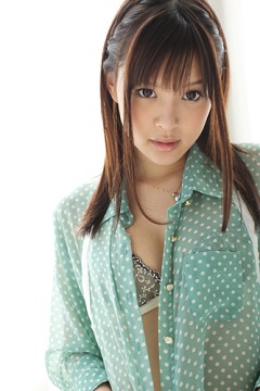 誘人嫩唇在眼前 忍耐不吻能夠救世界？