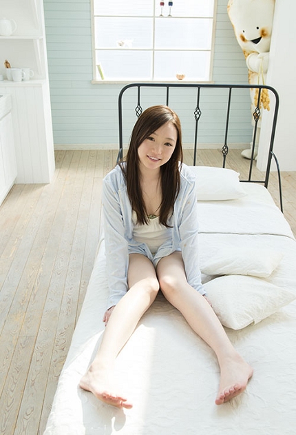 SOD初脫祭19歲秋田美人 出道作封面手持"棒狀物"吸睛