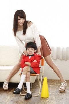 小學生上AV女優？！109cm得過「全日本口交大賽」冠軍導演兼男優登場