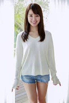 可愛虎牙F罩杯望月萌奈　雜誌模特兒害羞AV初體驗