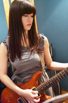 「演日劇、私下更是吉它高手！」高橋聖子專訪