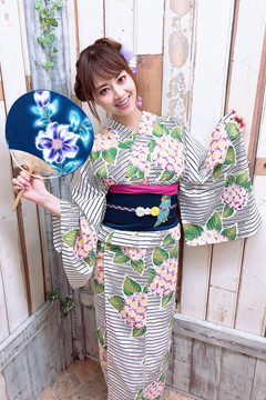 曾說要「活到老，幹到老！」吉澤明步引退