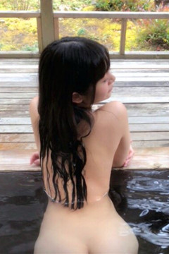 AV女優泡湯水好透明太撩人！大家直呼見到天堂