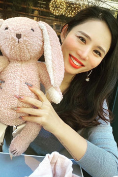 東大碩士AV女優「佐藤琉璃」 出書入圍最高榮譽獎！