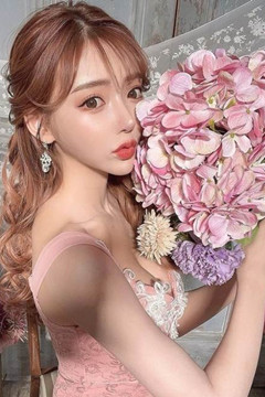 明日花綺羅新男人？！「牽手搭肩」超帥新宿紅牌牛郎