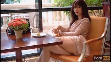 神似台灣某網紅閃X亮的女神，全裸寫真