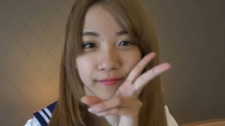 fc2-605565清純可愛的學生妹援交賺錢