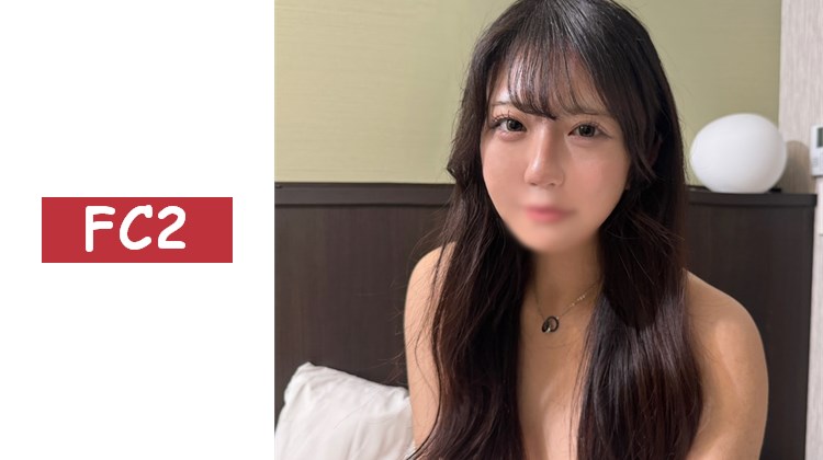 19歲美容系身材出眾的專科學生梓醬。穿著護士服搭配白色過膝襪，襪子緊貼肌膚，柔軟美臀被猛烈衝擊。緊緻無毛的小穴被大量內射。