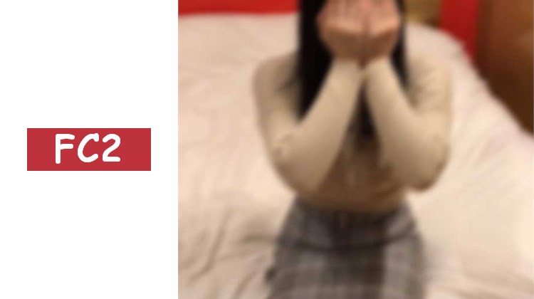 【素人個人拍攝】E罩杯20歲，體育會系啦啦隊女孩，在泳池鍛鍊出的身材，搭配充滿誘惑的緊身裙，穿著衣服直接進行性愛