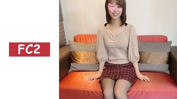 在銀行櫃檯工作的第二年社會人，是一位美麗纖細的女性。撕破黑色絲襪後，大量的愛液溢出。大量潮吹讓她露出羞恥的表情，美麗的臉龐上被大量顏射。