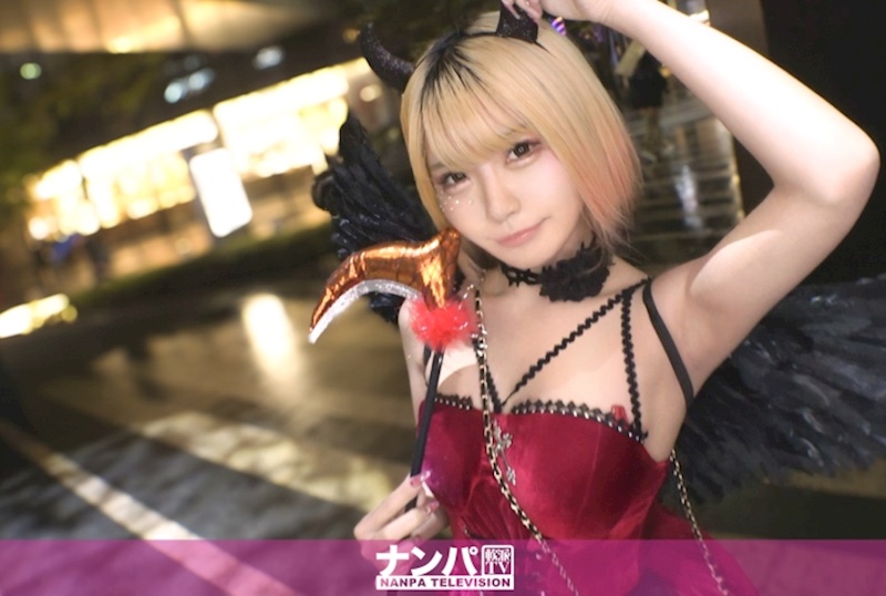 在萬聖節認識的女孩子被我用色色的邀請勾引後，竟然看到了絶頂連連的美少女噴水景象ww 看到她一次又一次達到高潮的樣子，全美國的男性都目不轉睛！！對不起，世上的各位男性朋友。只有我們享受了這樣的快樂ww 真心軟派，首次拍攝。2281